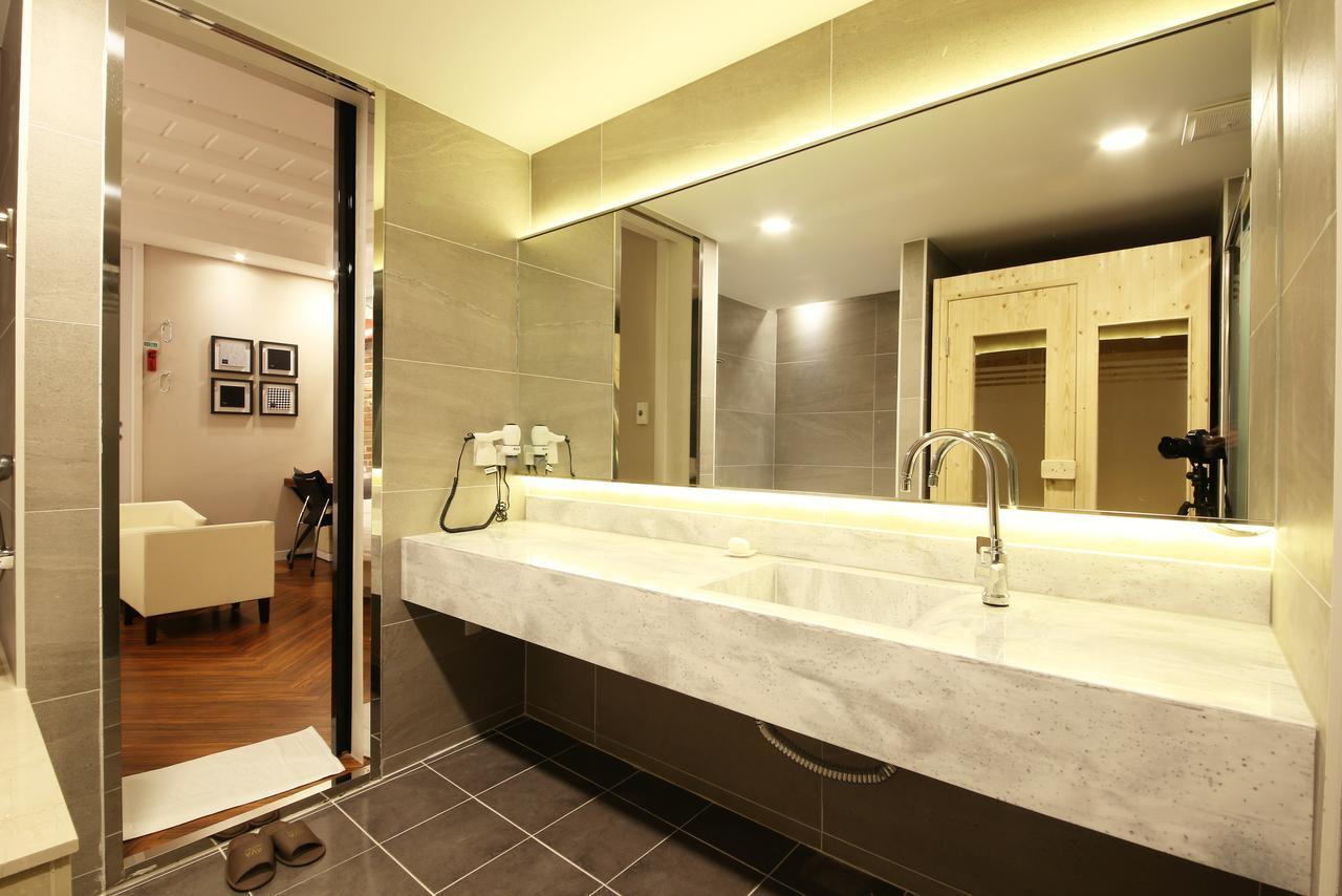 Premium Ava Hotel Busan Buitenkant foto