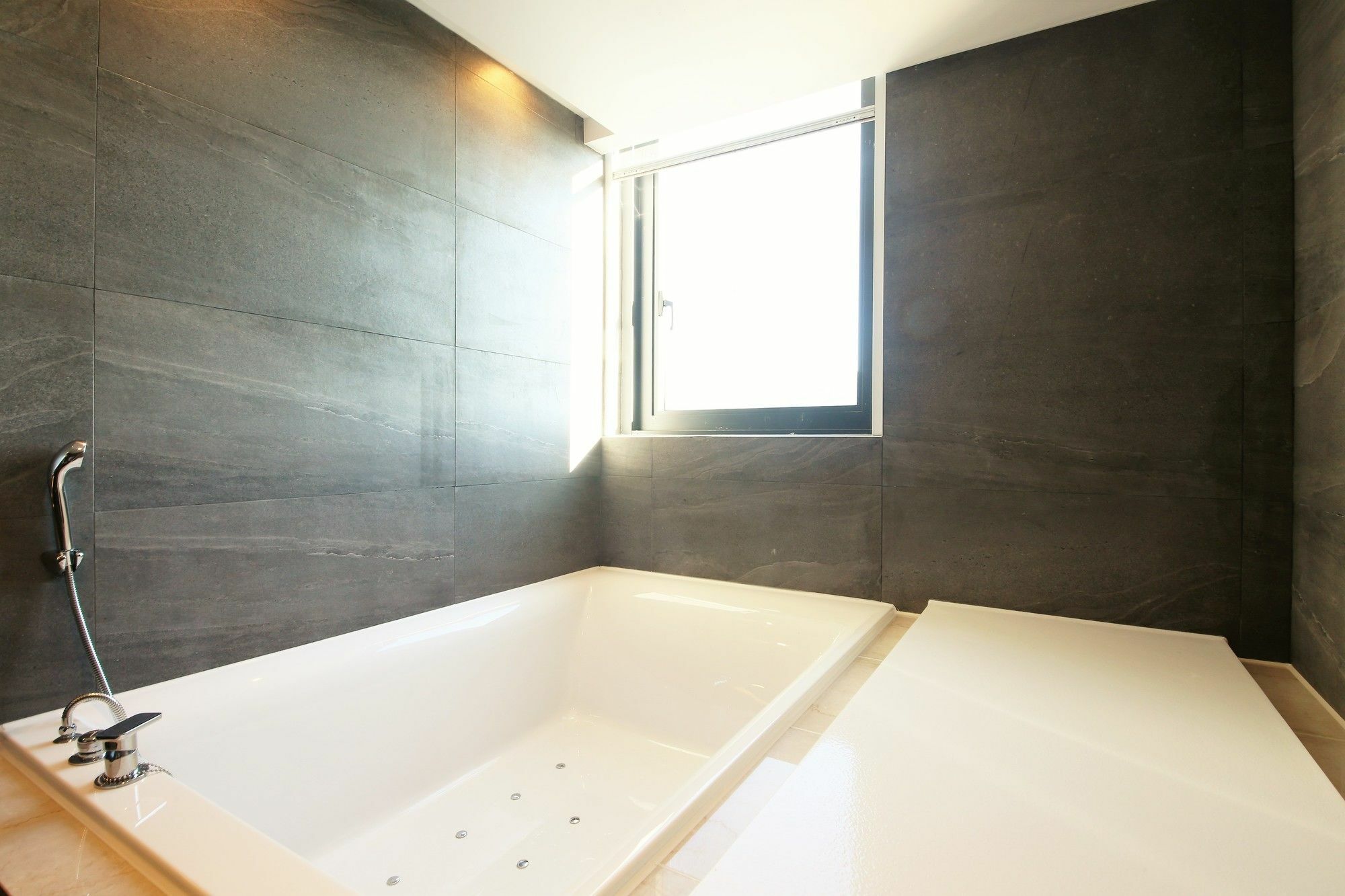 Premium Ava Hotel Busan Buitenkant foto